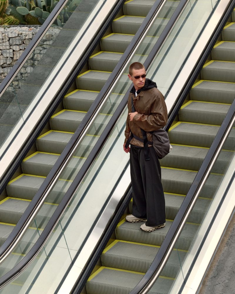 Mizuno mete futurismo a la tendencia de zapatillas mocasín