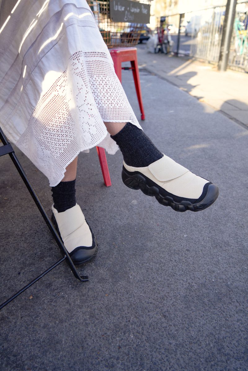 zuecos bicolor otoño invierno tendencias calzado