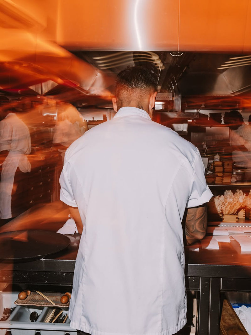 Zuma Madrid menú Omasake Signature: DJ del restaurante