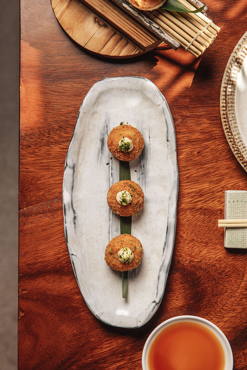 Zuma Madrid menú Omasake Signature: Croquetas de bacalao negro