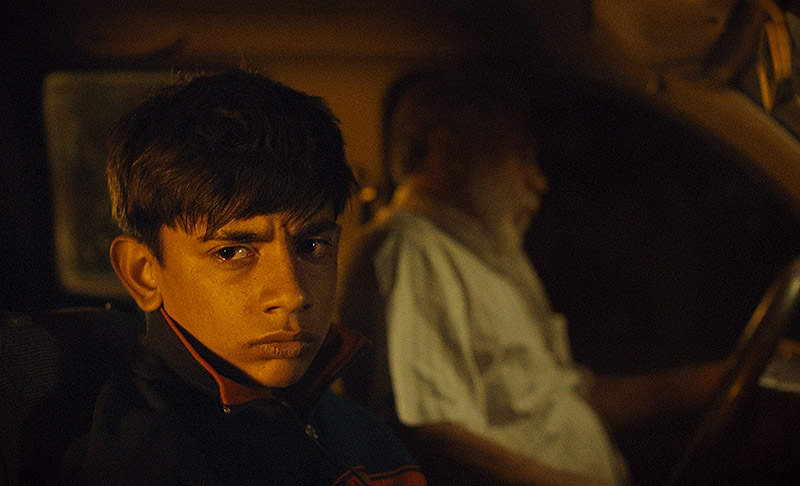 Ciudad sin sueño - fotograma de la película con actores gitanos en la Cañada Real