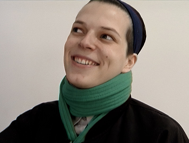 David Delfín. Muestra tu herida - fotograma sobre el documental del diseñador