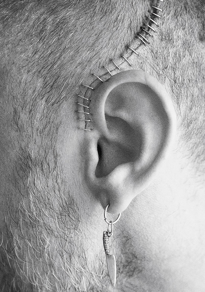 David Delfín. Muestra tu herida - fotograma sobre el documental del diseñador