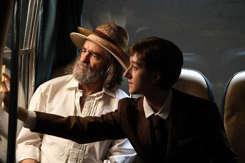 Lluis Miñarro explora el realismo mágico en Emergency Exit