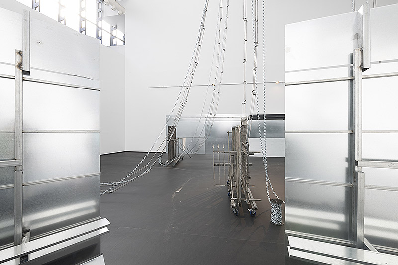 Lucía C. Pino - vista de instalación artística en el CA2M