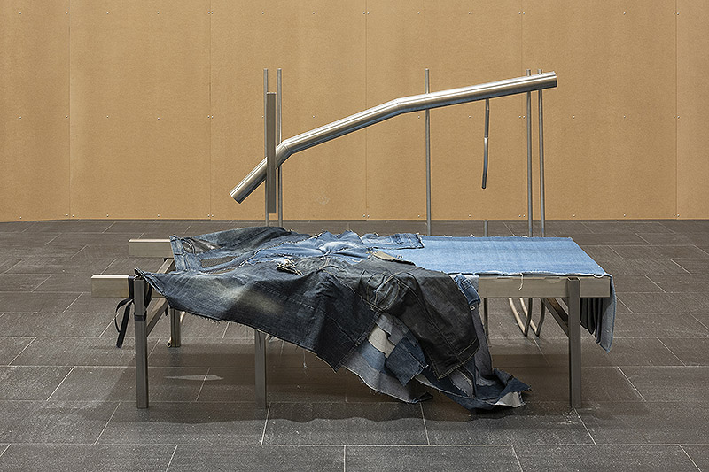 Lucía C. Pino - vista de instalación artística en el CA2M