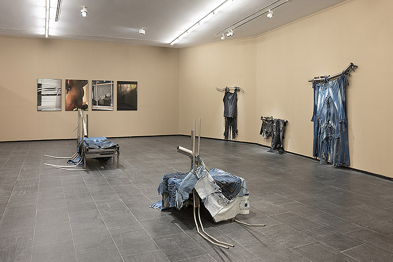 Lucía C. Pino - vista de instalación artística en el CA2M