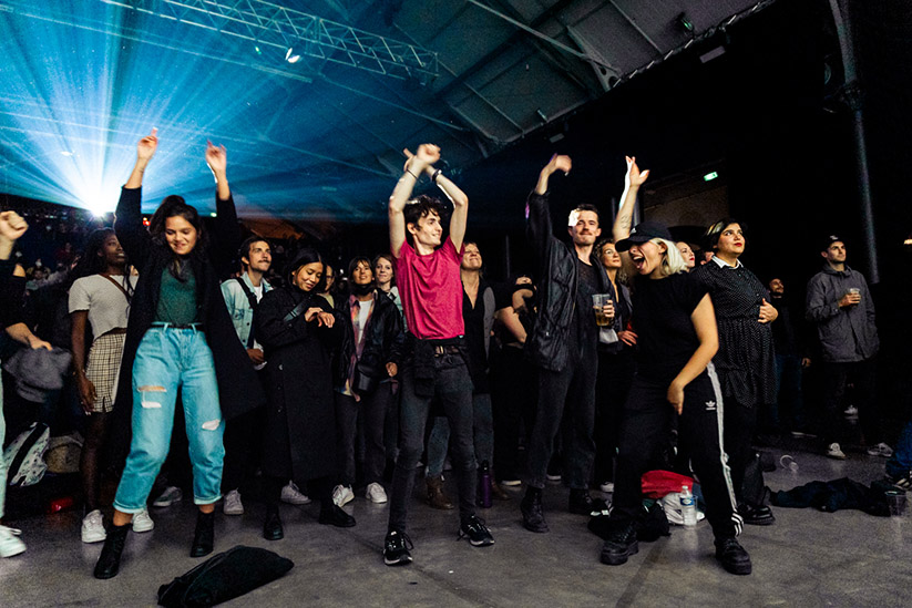 Vista de una performance dentro de la biennale