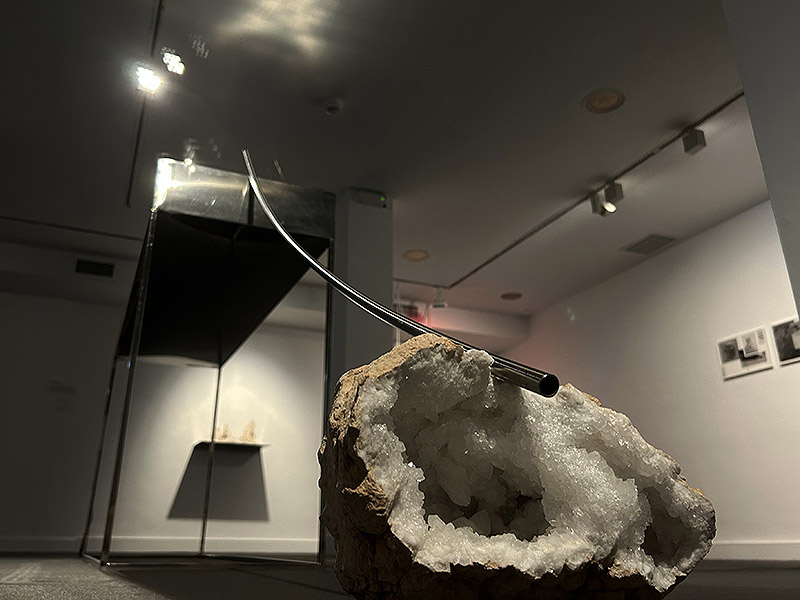 Vacío Ritual, Rito Pleno - vista de la exposición en la sala Amadís