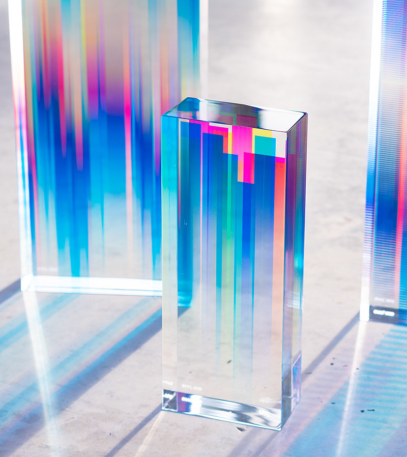 Vitrium de Felipe Pantone: colección de esculturas cinéticas que exploran la interacción del color a través del movimiento