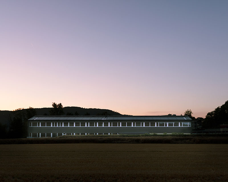 Borna-Park, Malte Kloes Architekten: fachada exterior del edificio residencial al atardecer