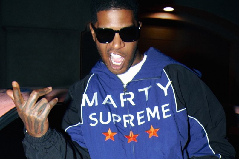 Chándal oversize estilo retro moda urbana tendencias 2025