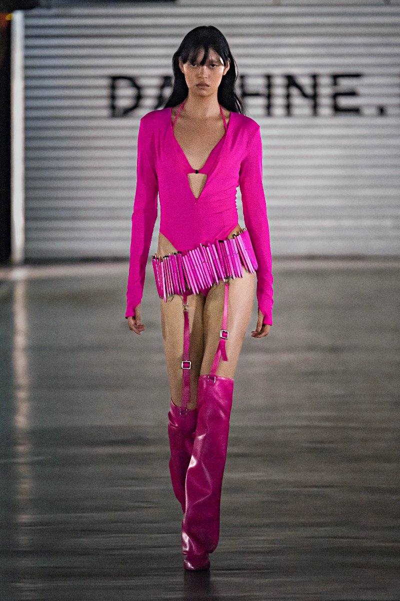 Desde Shanghai Fashion Week, la moda urbana frena el ritmo