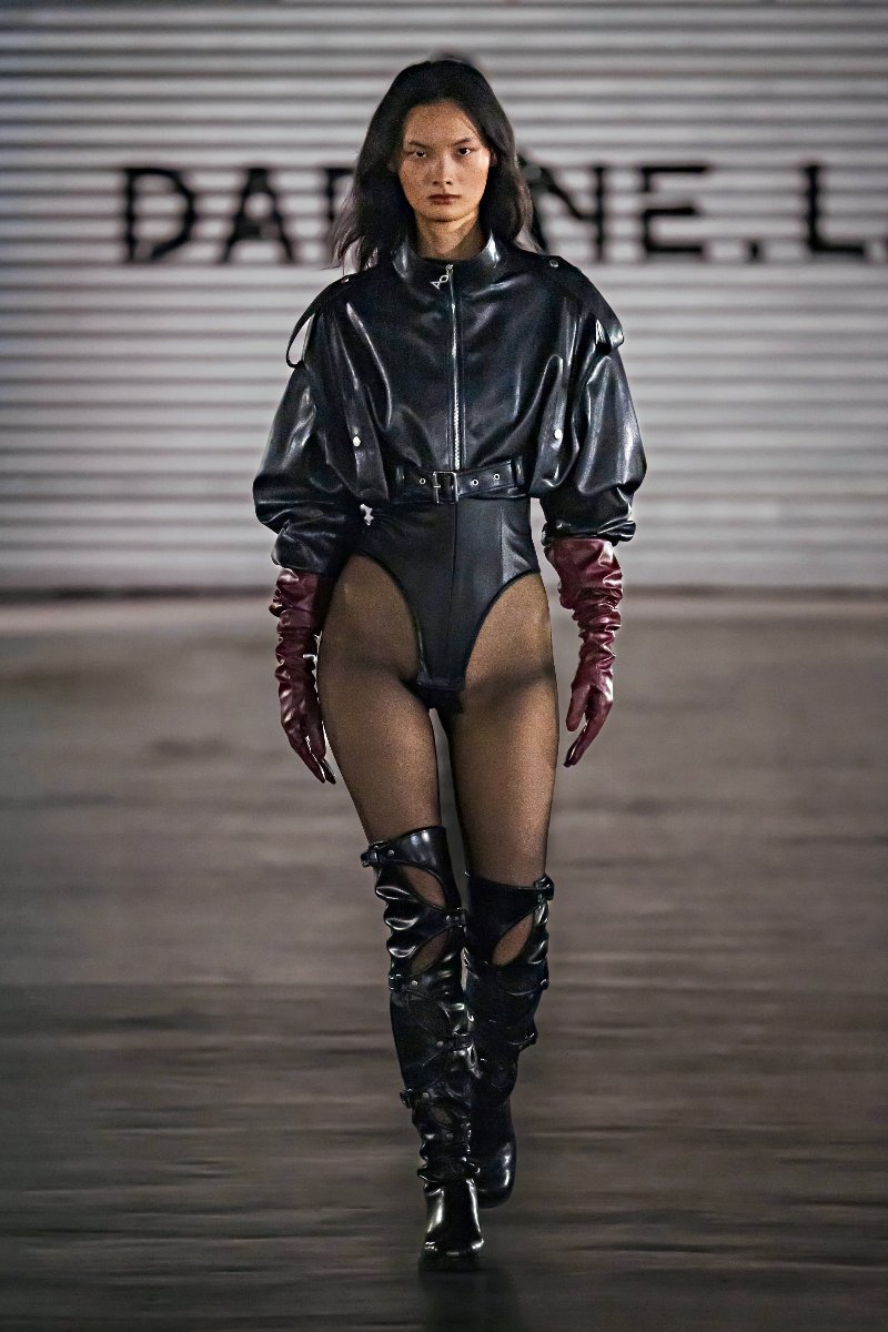 Desde Shanghai Fashion Week, la moda urbana frena el ritmo