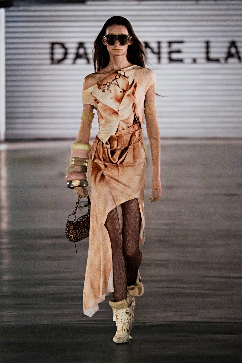 Desde Shanghai Fashion Week, la moda urbana frena el ritmo