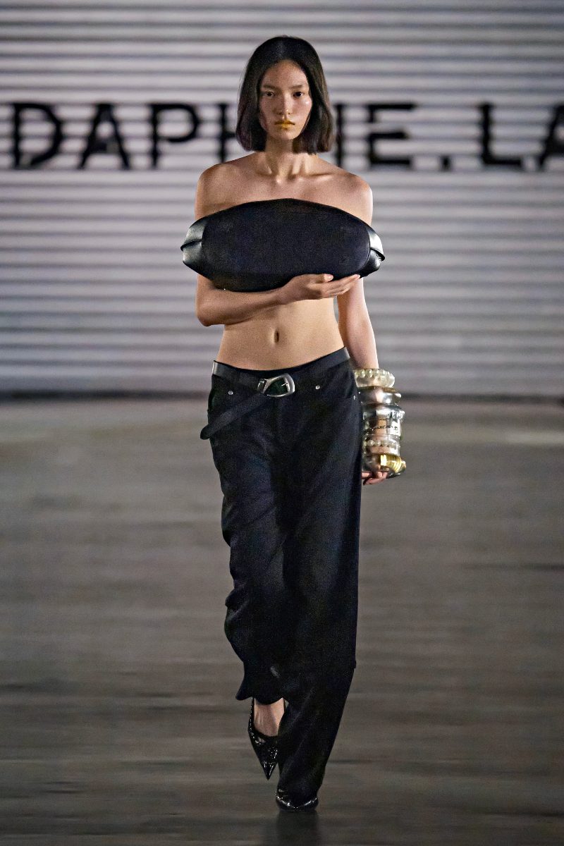 desfile moda urbana Shanghai Fashion Week ss26