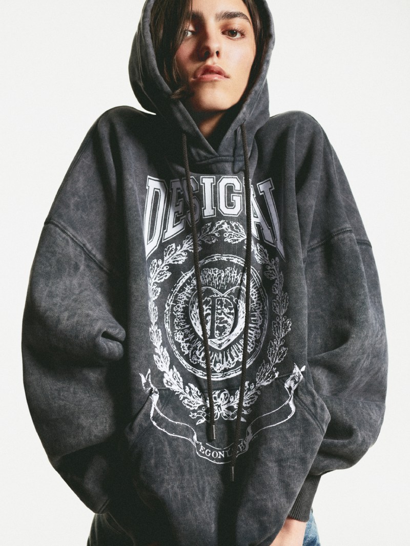 Looks urbanos invierno 2025 moda chica