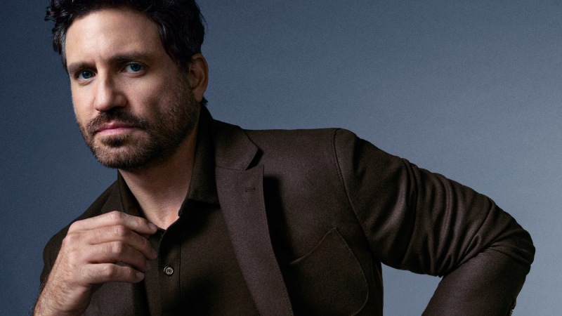 Edgar Ramirez nos da una lección de elegancia Armani