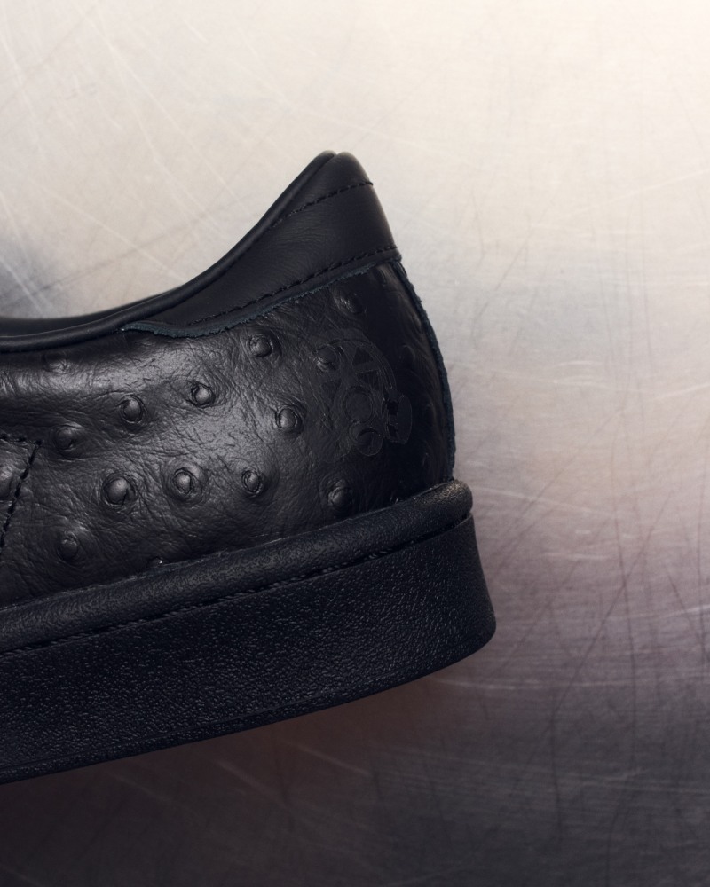 Footpatrol le da un giro exótico a las adidas Superstar