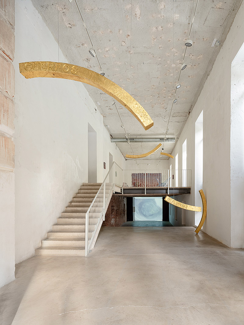 Iván Argote - vista de la exposición en la galería Albarran Bourdais