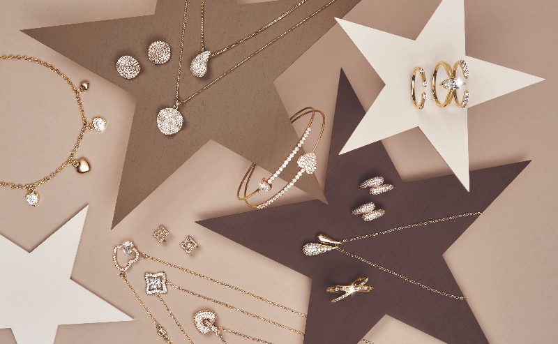 Mucho brillo y un ear cuff esta Navidad con Bijou Brigitte