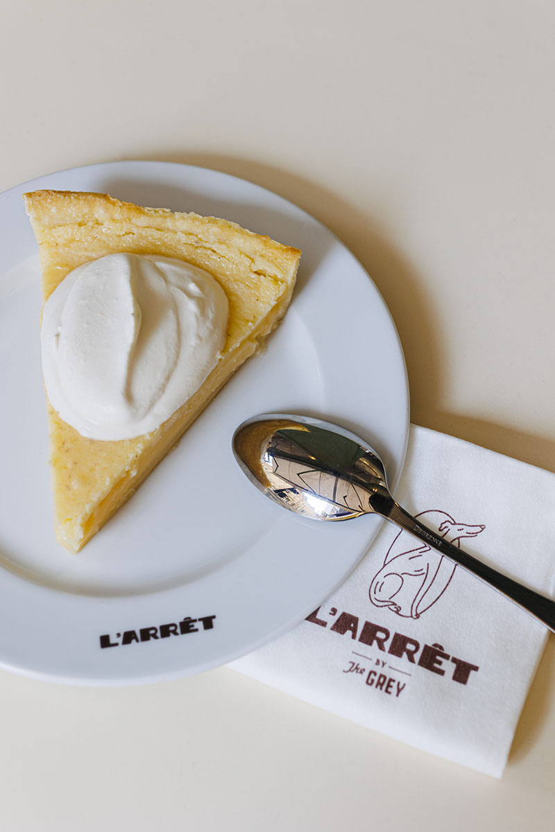 Una porción de tarta del restaurante L'Arrêt en París