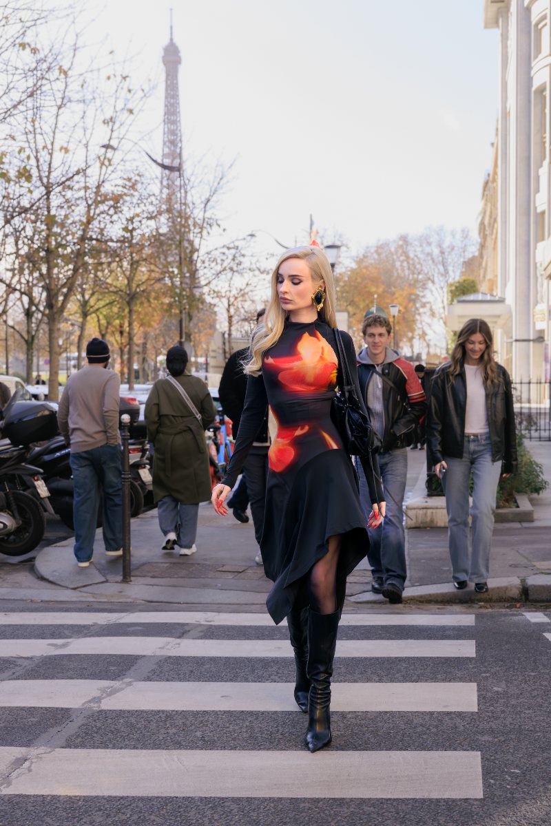 look kim petras desigual vestido negro