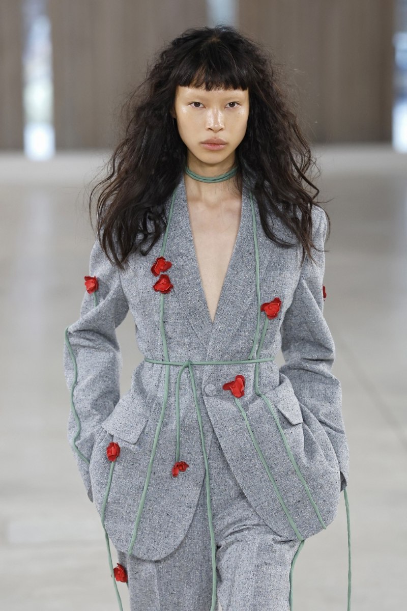 maquillaje primavera verano 2026 tendencias desfile moschino