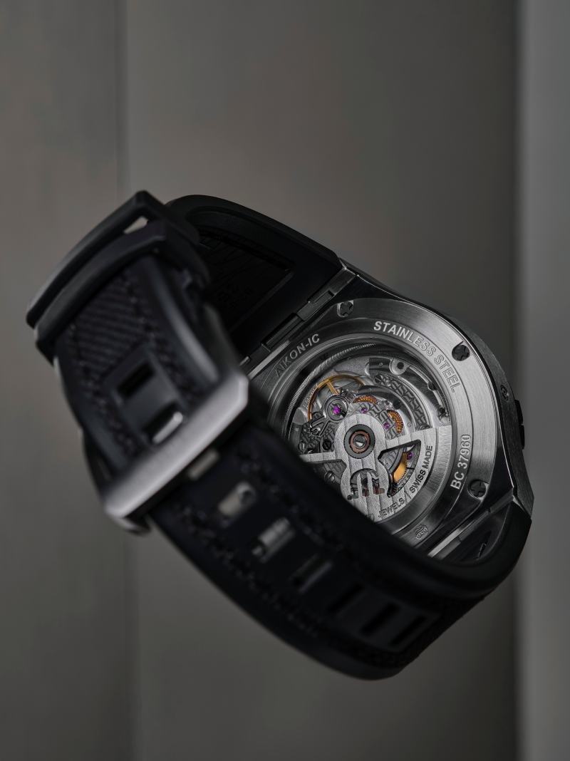 50 años de innovación brillan en el nuevo Maurice Lacroix