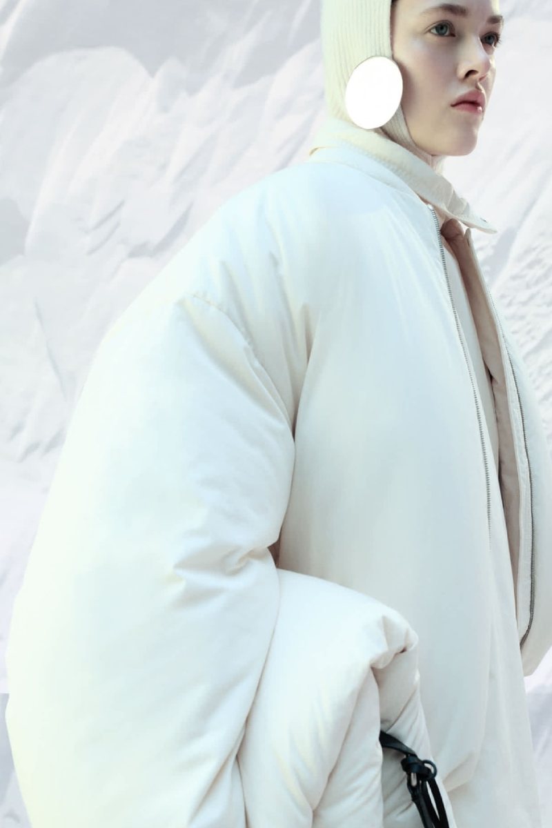 Looks minimalistas moda urbana de invierno tendencias 2025