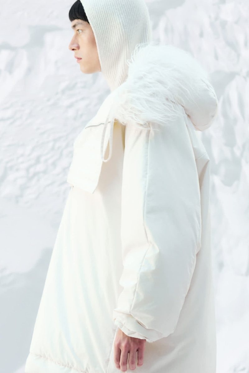 Looks minimalistas moda urbana de invierno tendencias 2025