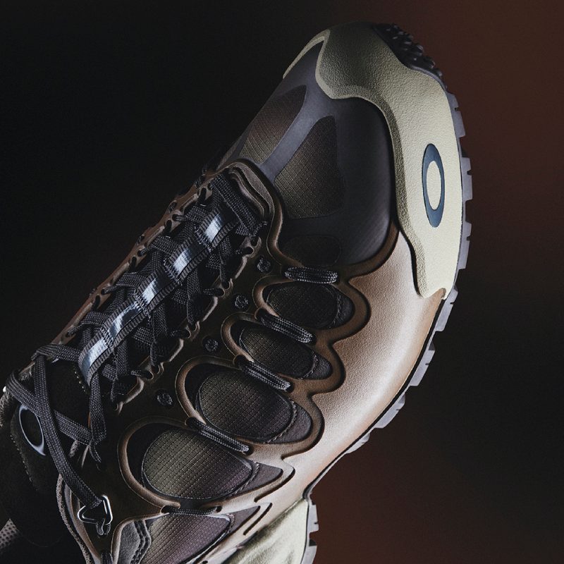 Oakley Factory Team actualiza sus gafas y zapas para fw25