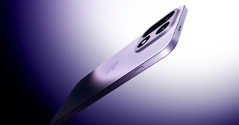 Las 10 diferencias entre el nuevo OnePlus 15 y su antecesor en OnePlus 13: el dispositivo en color violeta