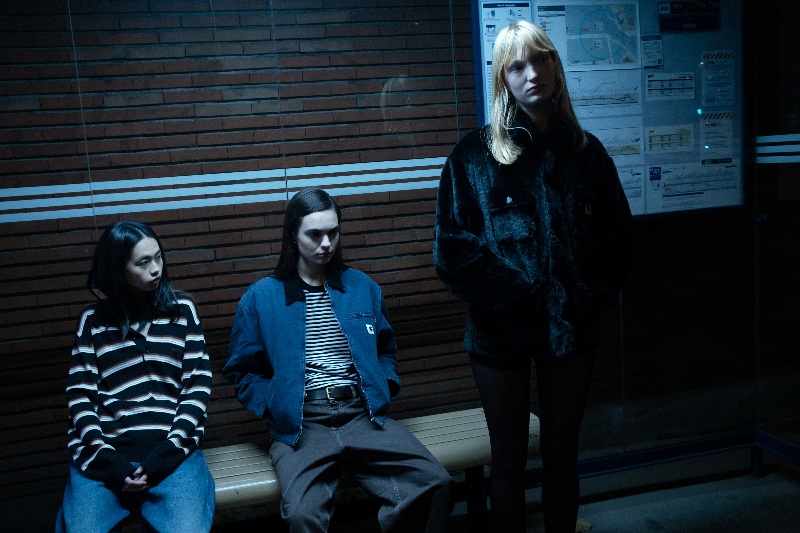 Carhartt WIP permite que la mujer supere el look trekking