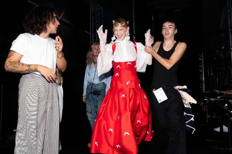 Benavente nos cuela en su backstage en 080 BCN Fashion