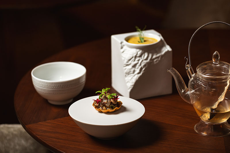 Aperitivos del Restaurante Suba en Lisboa con tartaleta