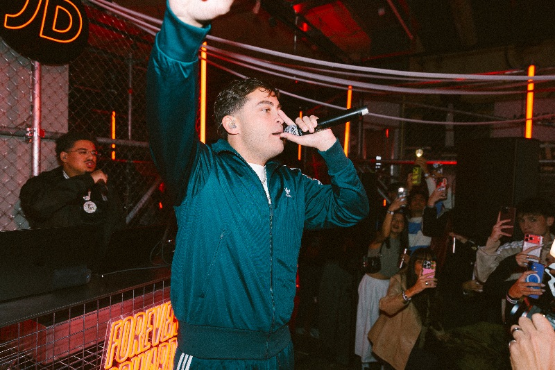 tienda moda urbana barcelona fiesta jd sports