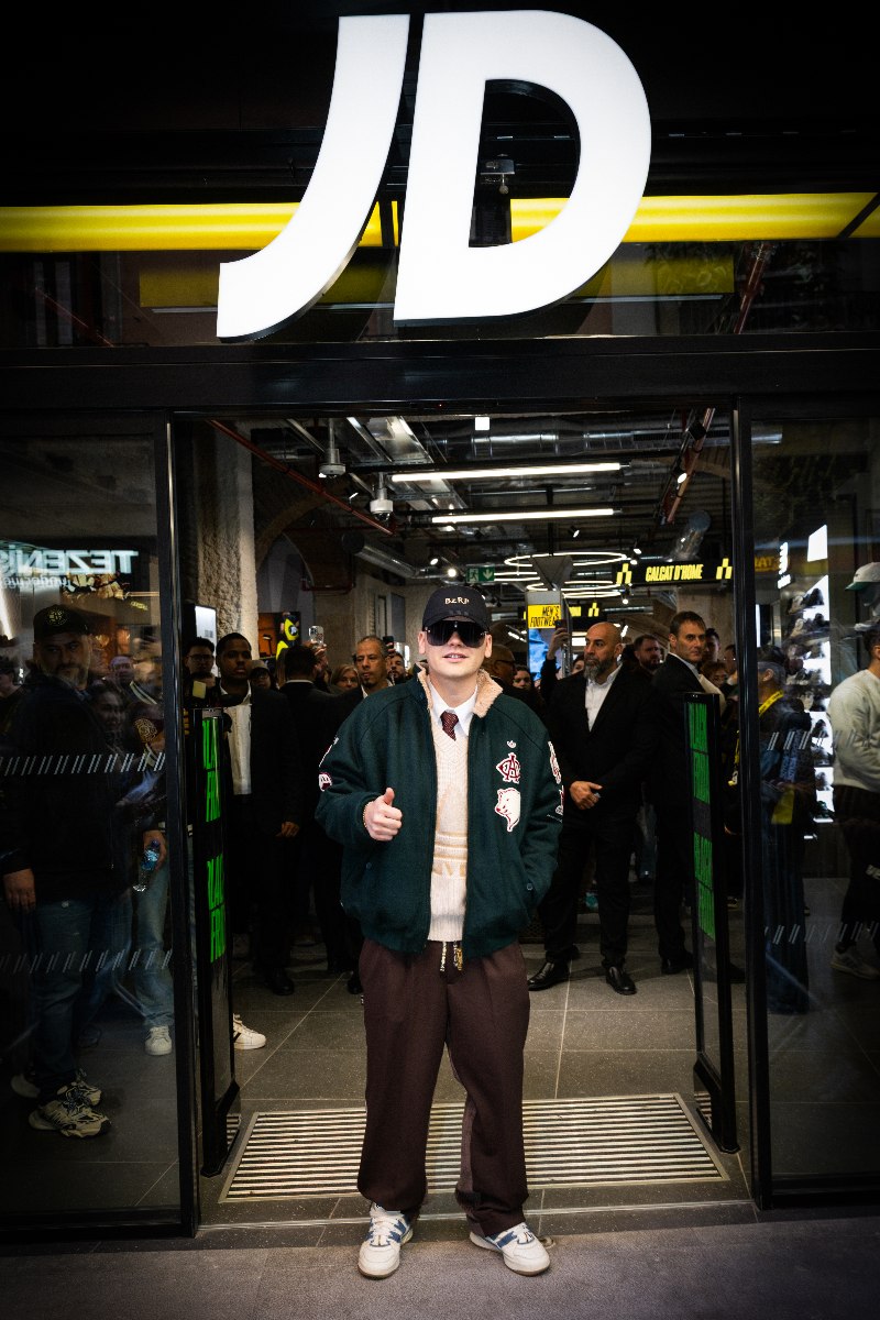 tienda moda urbana barcelona jd sports bizarrap