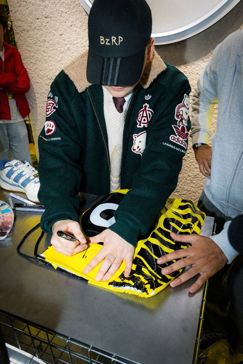 tienda moda urbana barcelona jd sports bizarrap