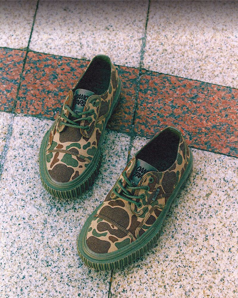 Oamc y WTaps le dan un giro militar a las zapas de Vans