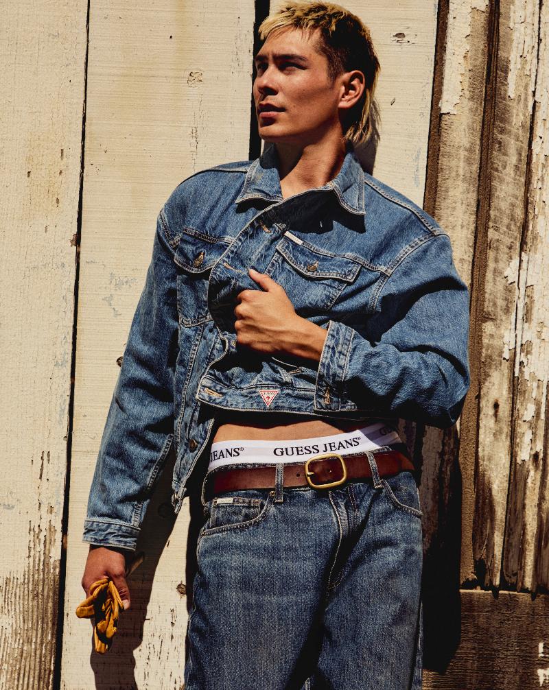 vaqueros sostenibles estilo guess jeans