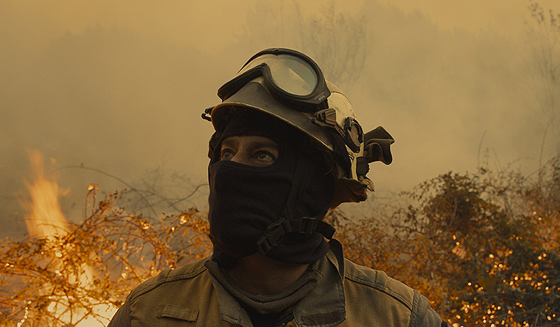El rugir de las llamas: caballos, fuego y vida en el límite