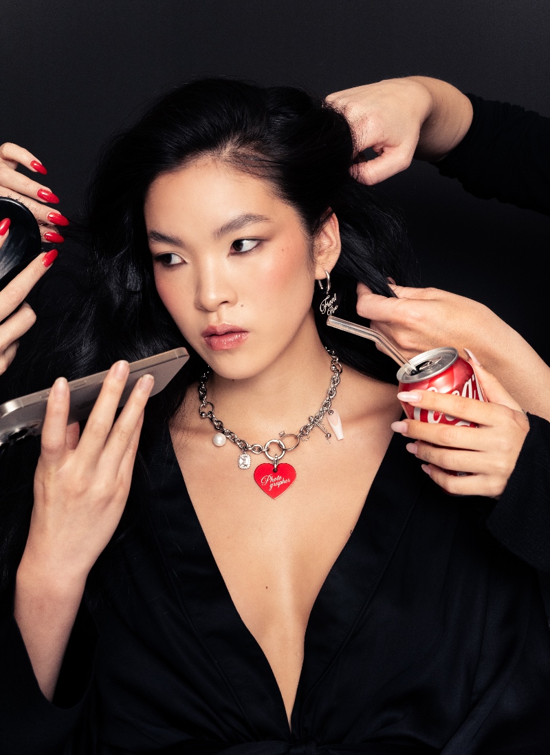 Jane Bardot rinde homenaje con su Front Row particular