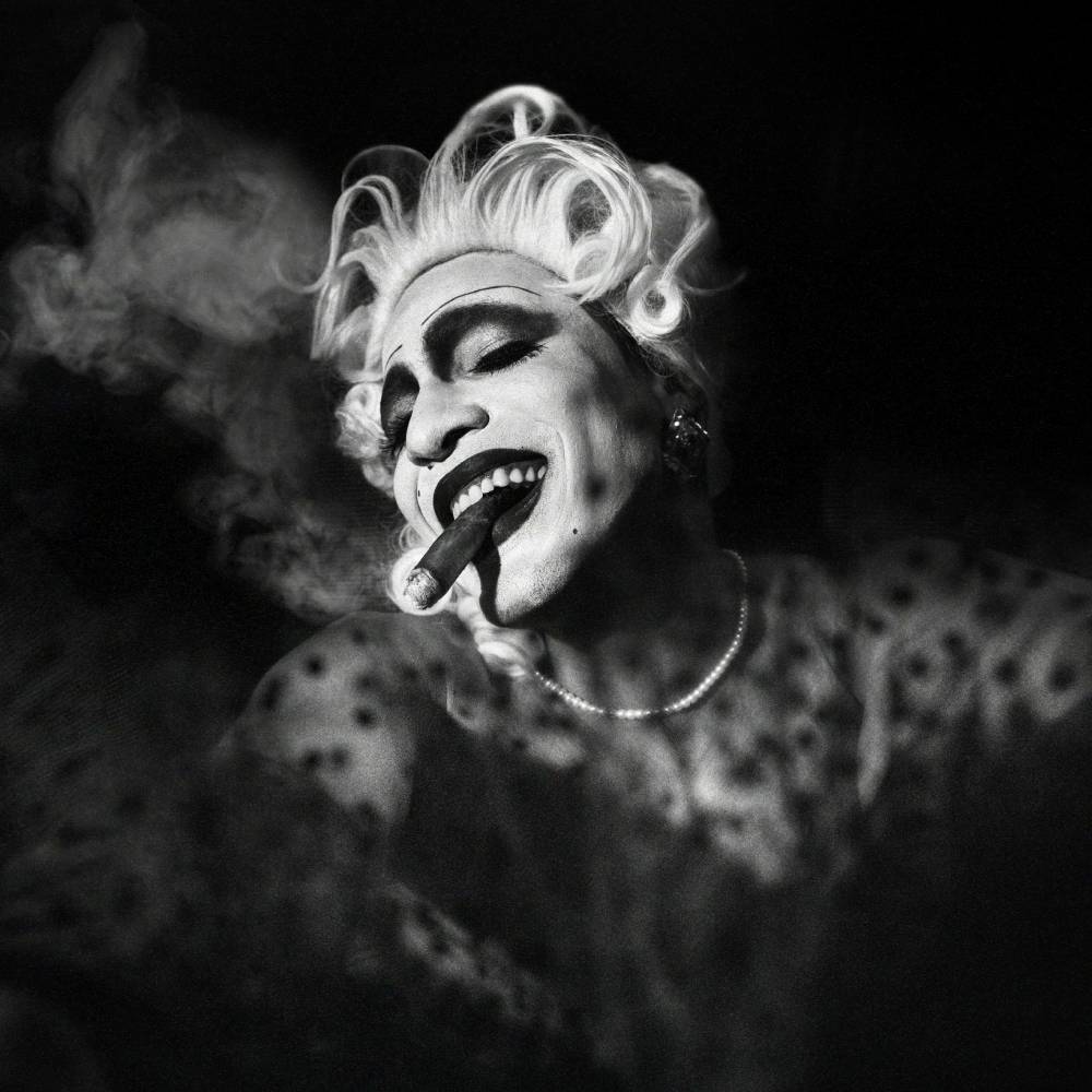 Marlon Collins es un caballo salvaje en su nuevo EP