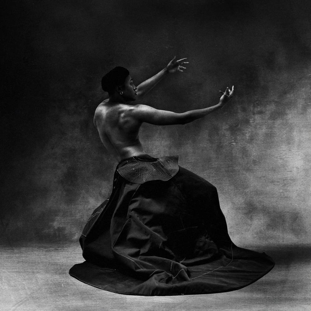 Marlon Collins es un caballo salvaje en su nuevo EP