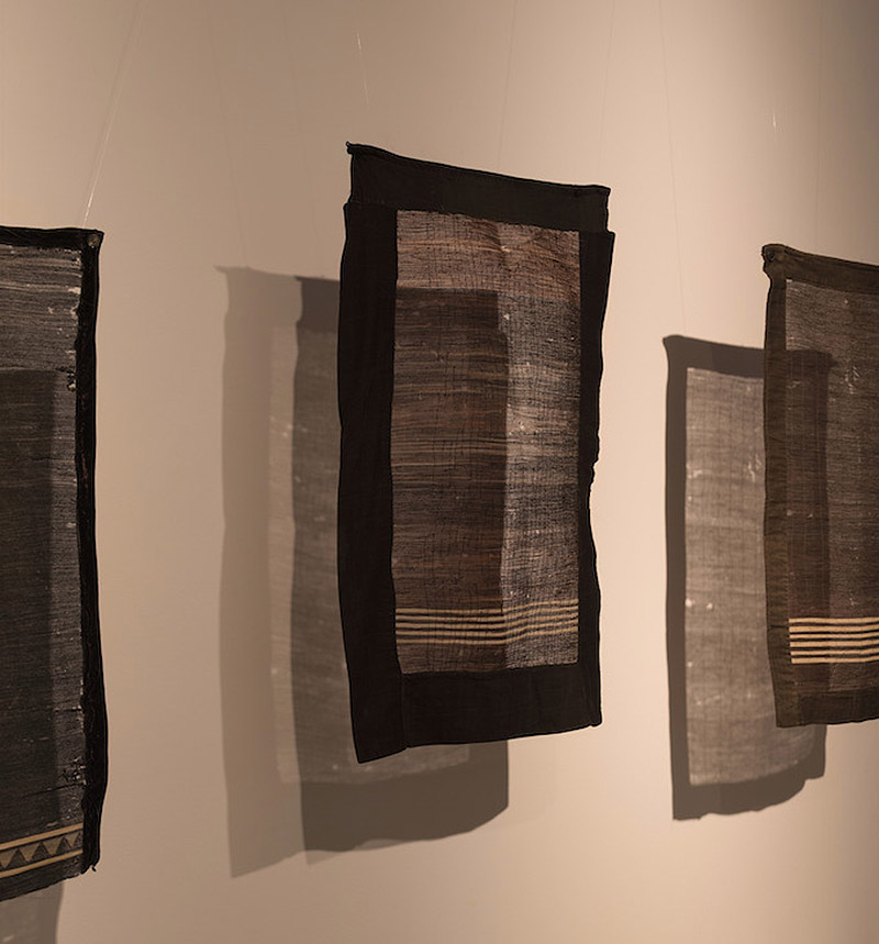 Saodat Ismailova - I Compete with Time. Vista de la exposición de video en la galería Angels Barcelona