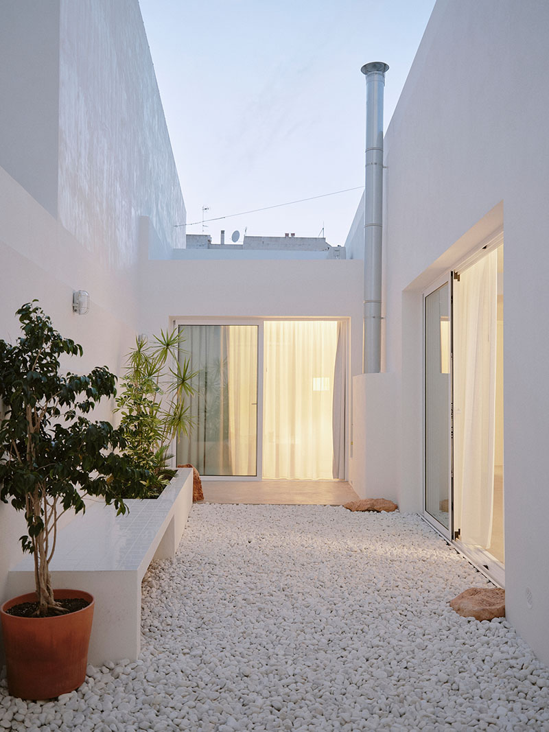 El Búnker: la antigua casa de pueblo rehabilitada por Abez