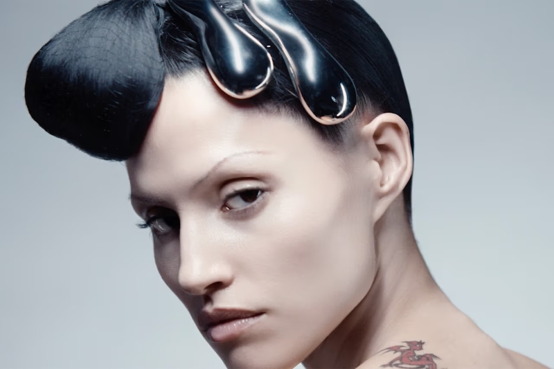 Zara adelanta la tendencia de 2026: el pelo futurista