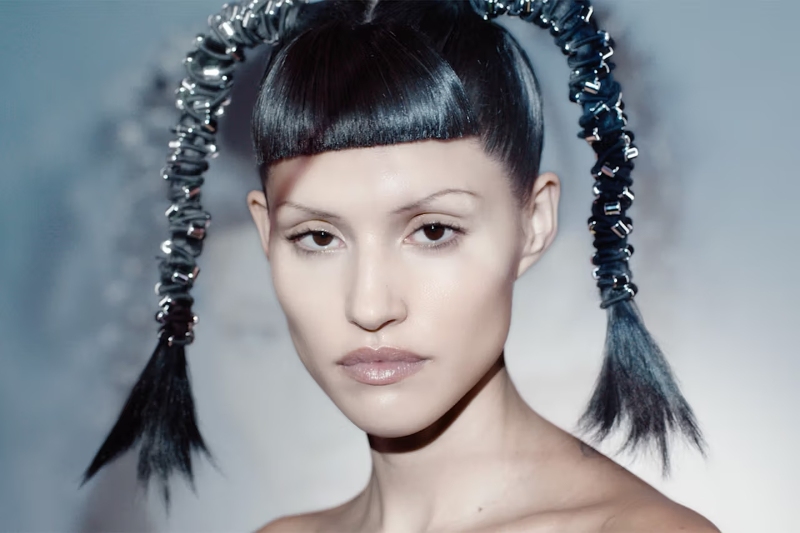 Zara adelanta la tendencia de 2026: el pelo futurista