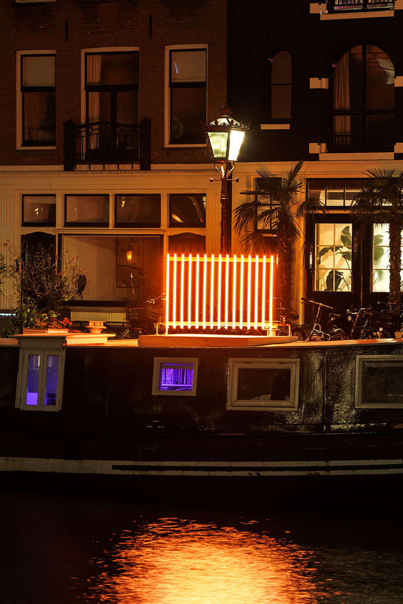 Amsterdam Light Festival: una de las instalaciones luminicas que hay en el canal
